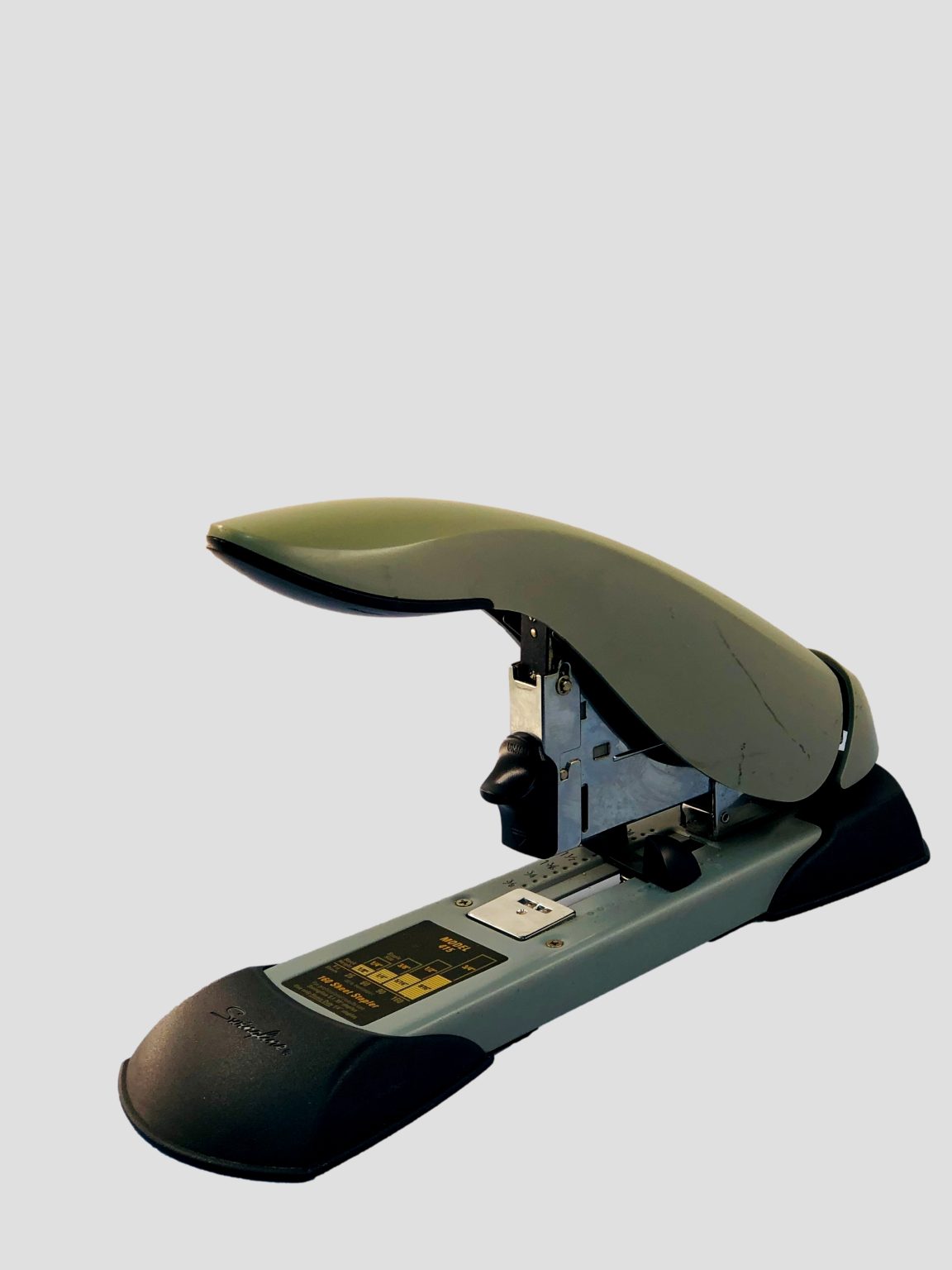 Swingline Model 415 Heavy Duty Commercial Stapler - Image 2